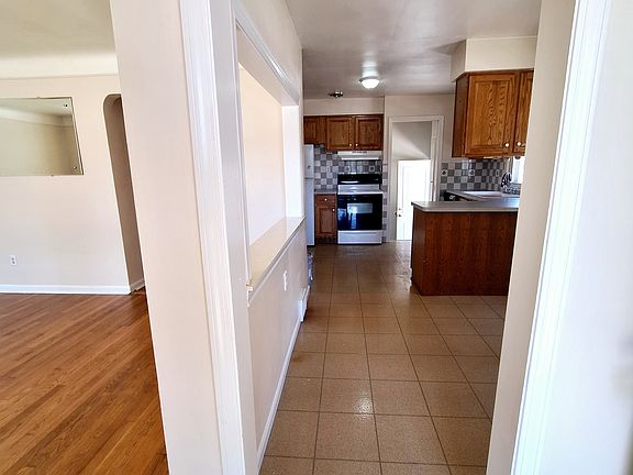 2nd image of 1270 Vinewood St