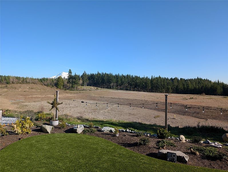 3rd image of 15528 174th Avenue Ct E