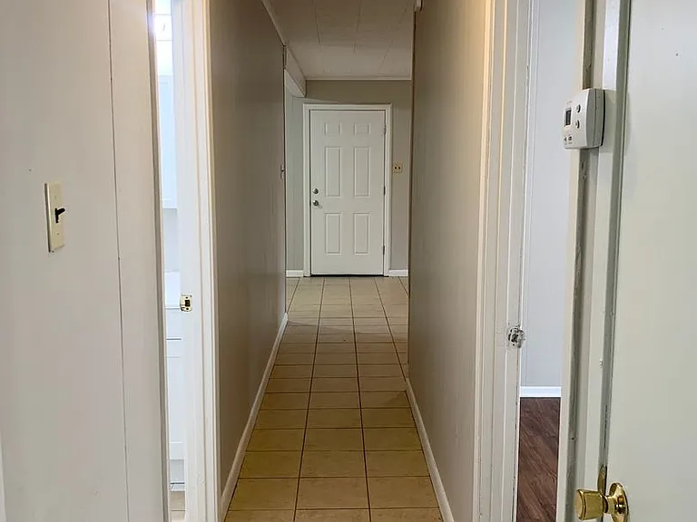 321 Bradford Dr — Photo 6