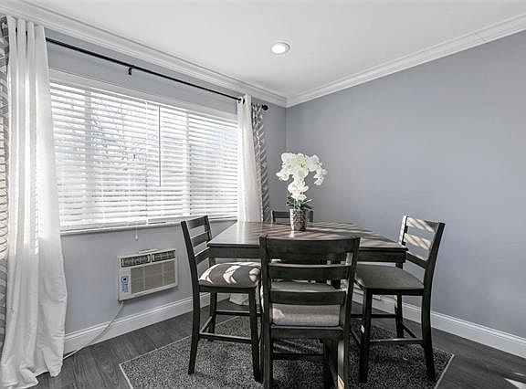 4th image of 10018 S Bunker Hill Dr #B