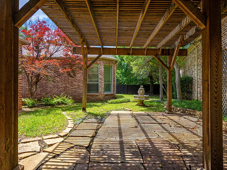 5619 Miramar Dr — Photo 19