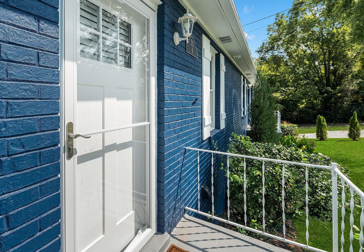 2112A Sanborn Dr — Photo 3