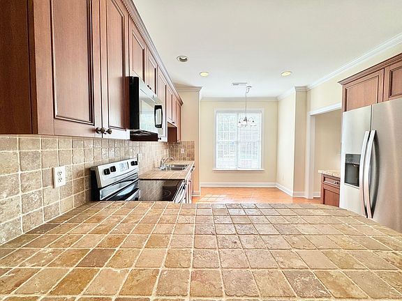 4th image of 78 Nandina Dr