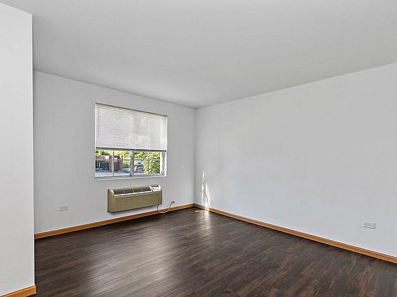 2nd image of 507 Silverstone Dr