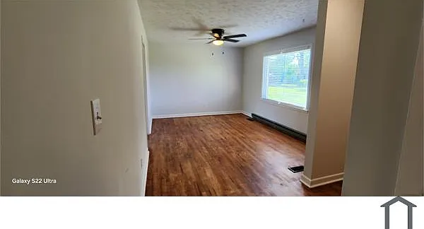 3 bed, 1048 sqft, $1,500 — Photo 2