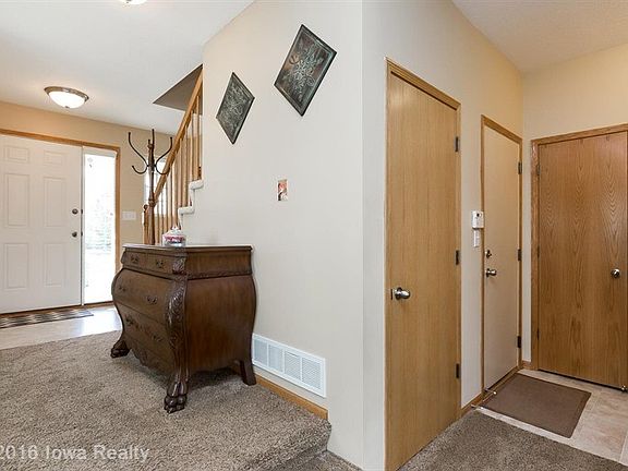 2nd image of 15419 Aurora Ave