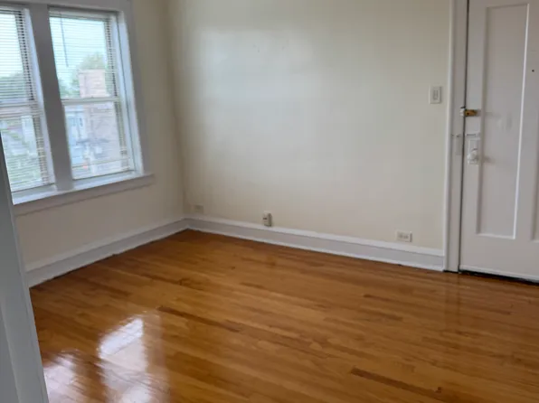 5647 W Wellington Ave APT 3, Chicago, IL 60634