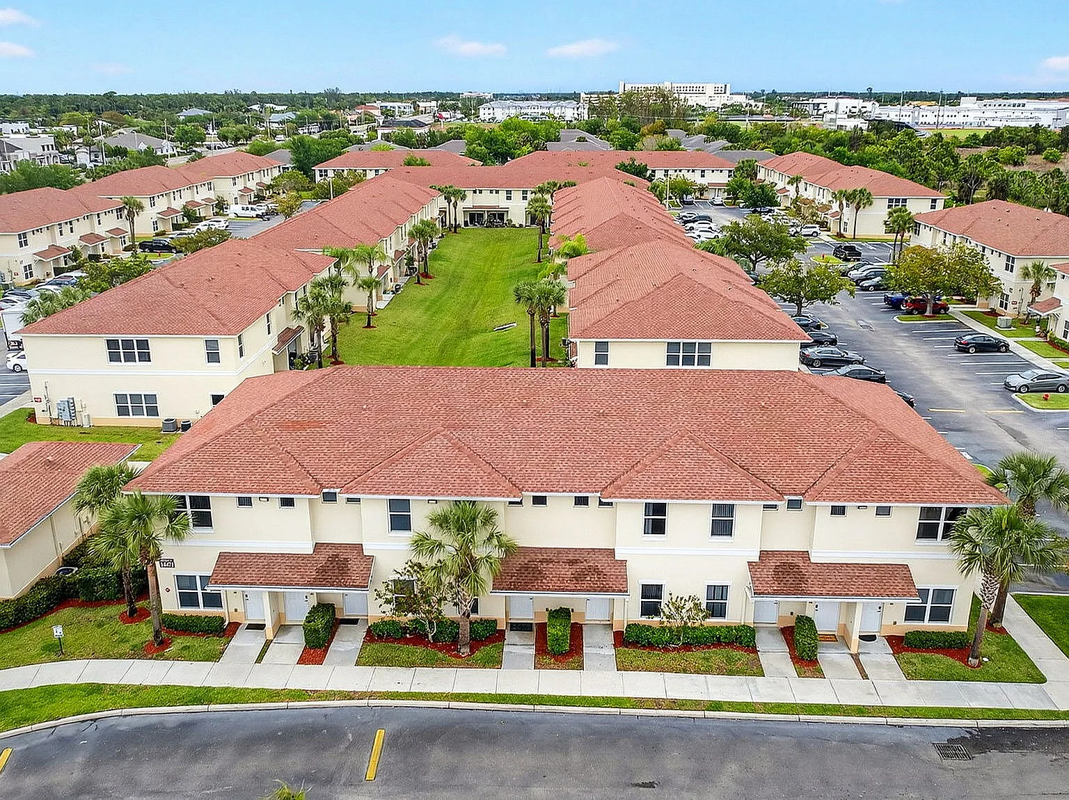 Mirage Bay Apartments — Photo 1
