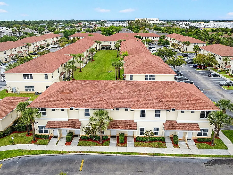 Mirage Bay Apartments