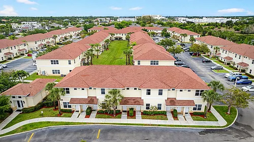 Mirage Bay Apartments Photo 1