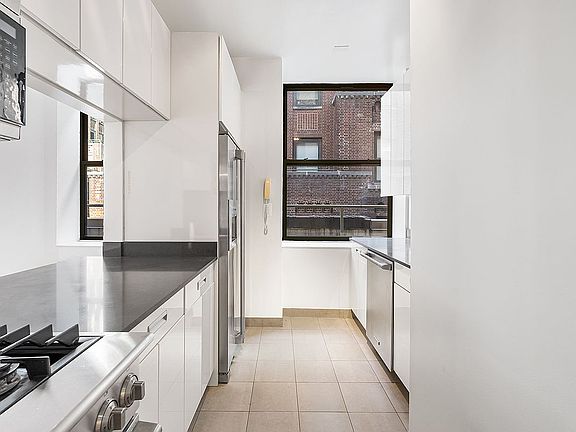 5th image of 99 John St APT 1107