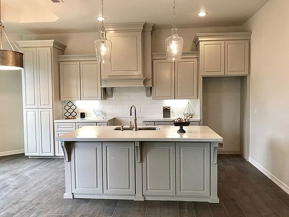 3rd image of 2615 Nessuh Ave
