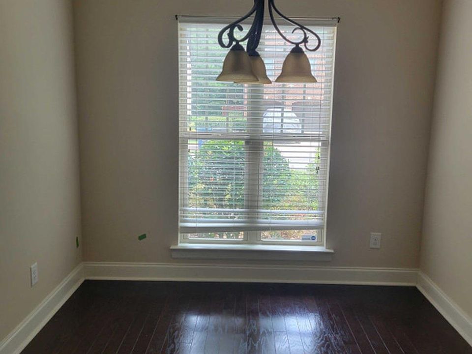 2nd image of 5449 Park Side Cir