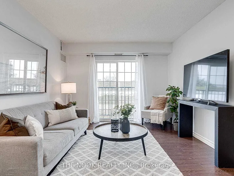 90 Aspen Springs Dr #109 — Photo 1
