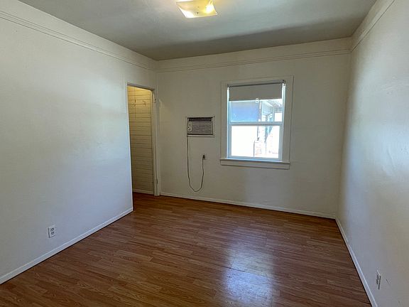 3rd image of 2300 Holly St APT B