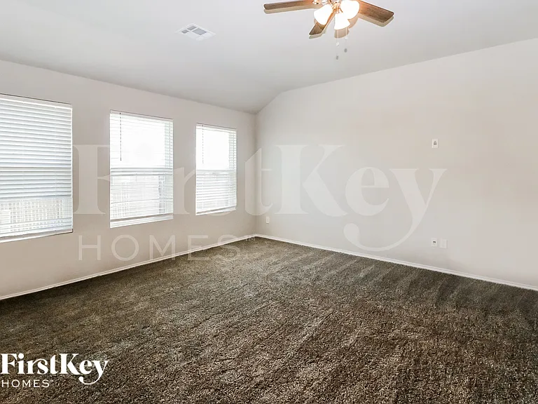 232 Klare Ct — Photo 3