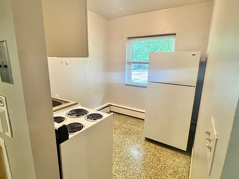 404 S 4th St #102 — Photo 8