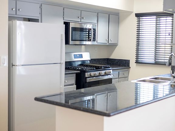5th image of 1881 W Jefferson Blvd #410530f23