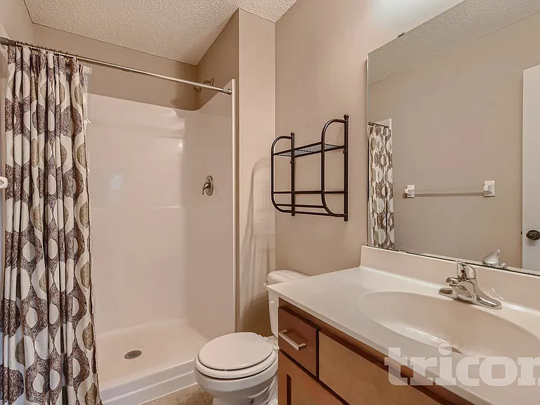 7535 Lannon Ave NE — Photo 8