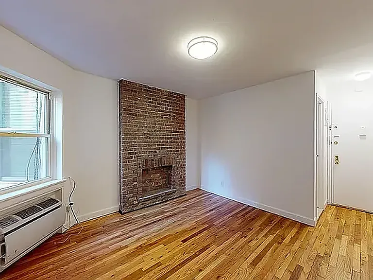 118 E 92nd St #4D — Photo 4