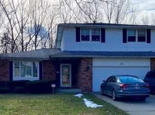 121 Marine Dr, Amherst, NY 14228
