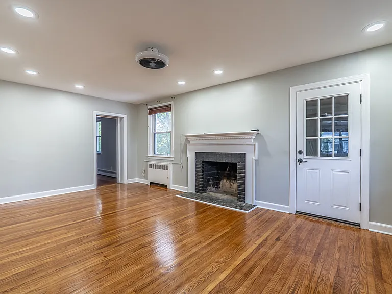 644 Meetinghouse Rd — Photo 8