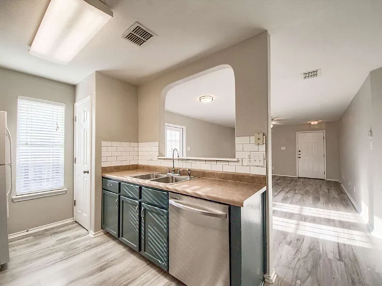 11014 Buckskin Bnd — Photo 9