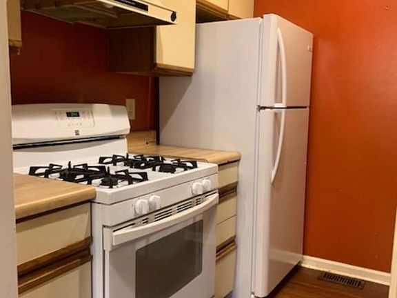 5th image of 9707 S Harbour Pointe Dr #46