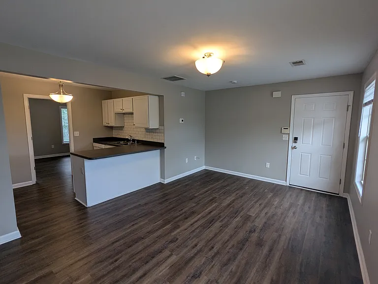 1024 Danielle Ct #2 — Photo 8