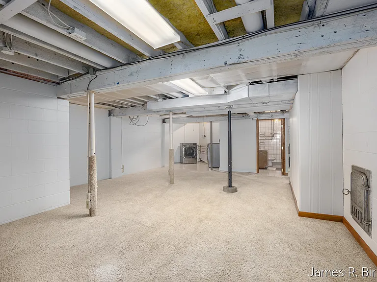529 Avery St — Photo 35