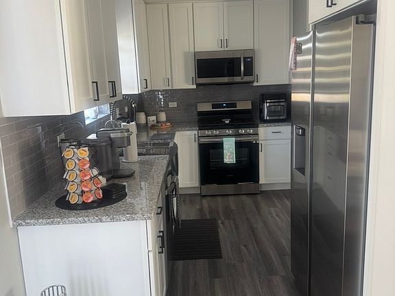 5th image of 7612 167th St