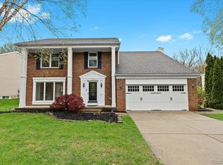 45273 Yorkshire Dr, Novi, MI 48375