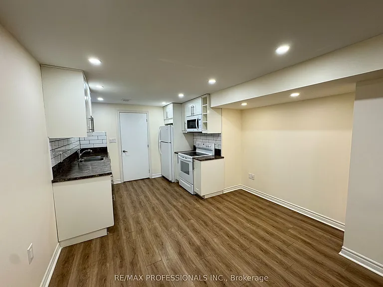 102 Paulart Dr #BASEMENT — Photo 9