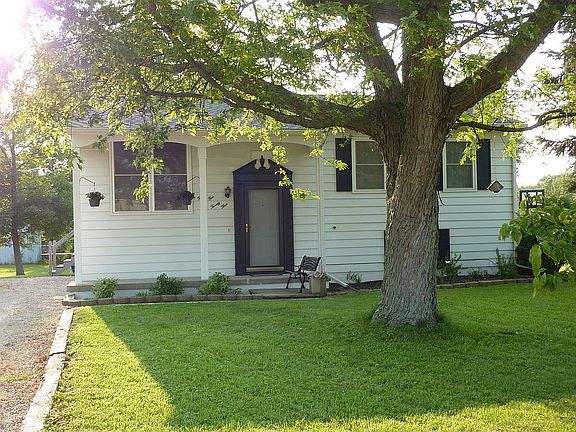 2nd image of 2423 East Dr