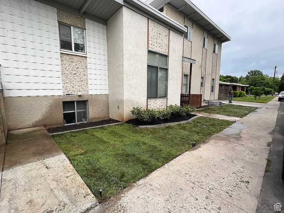 2nd image of 222 Chestnut Ln