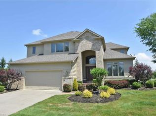 205 Brighton Dr, Aurora, OH 44202