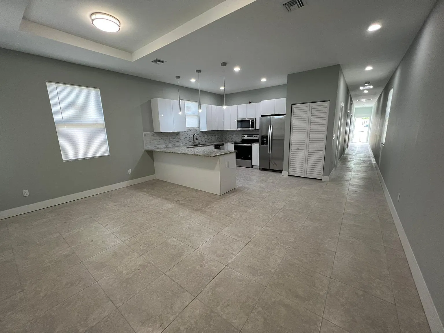 3 bed, 2.0 bath, 1276 sqft, $3,500 — Photo 3