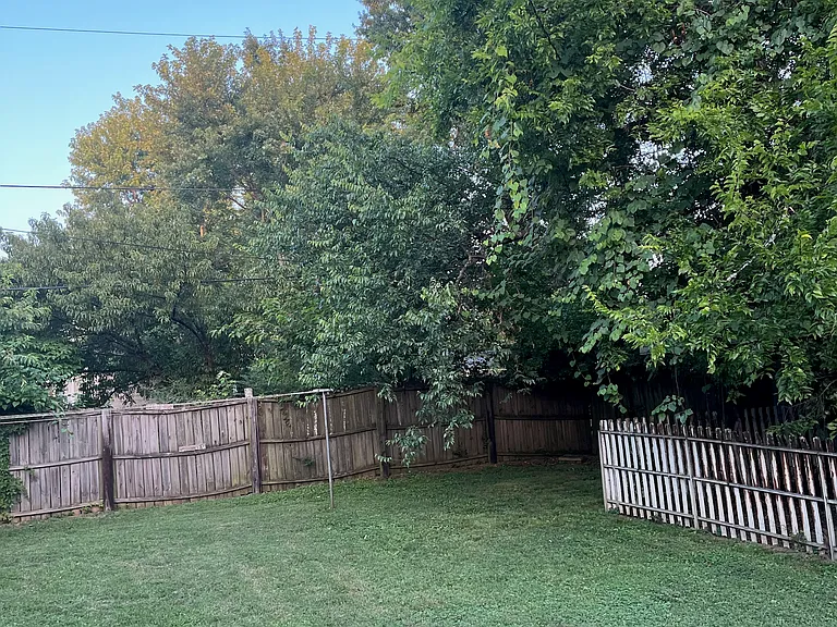 215 Dellrose Dr — Photo 2