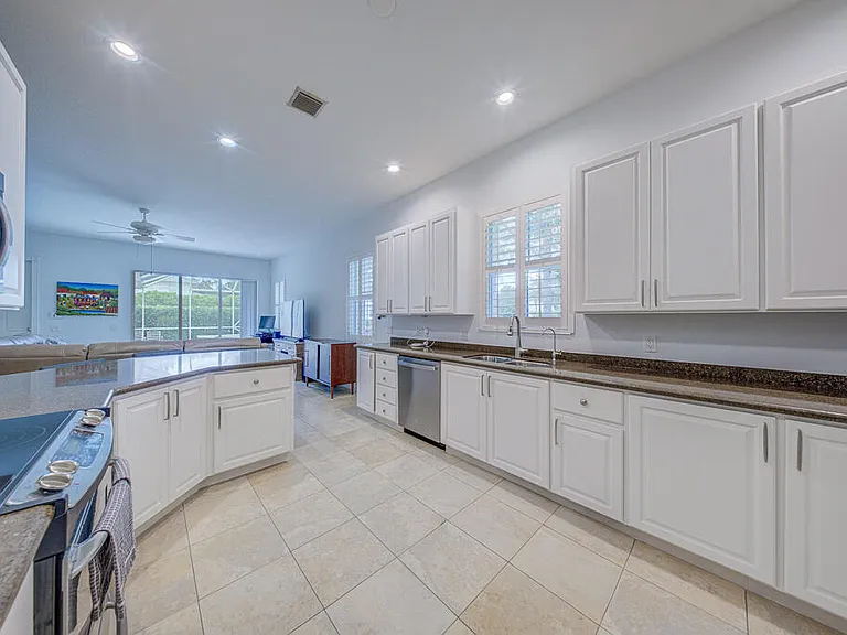 3346 Josephine St — Photo 17