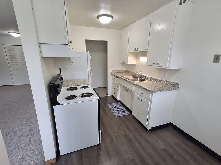 English Conway Place — Photo 61