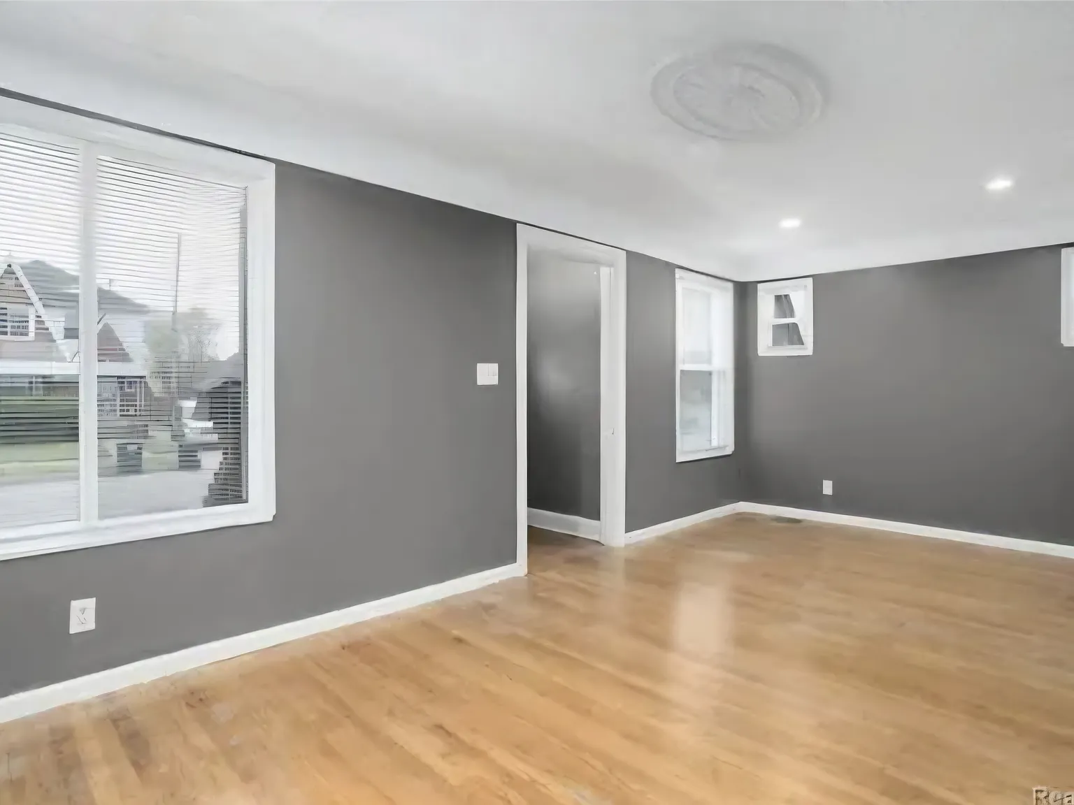 4 bed, 1406 sqft, $1,875 — Photo 3