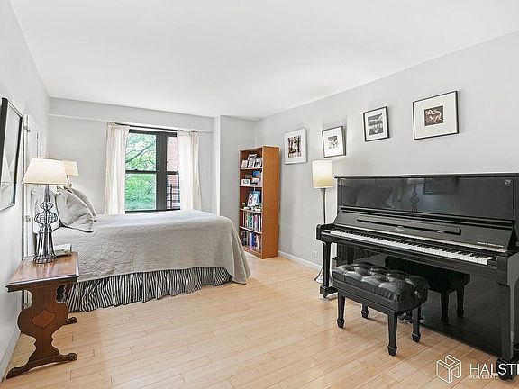 5th image of 210 Broadway #J107