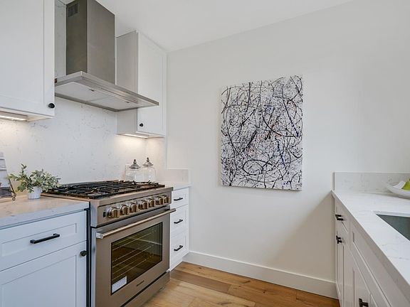 5th image of 2112 Hyde St APT 3