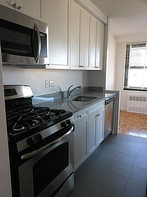 1st image of 70 W 95th St APT 18J