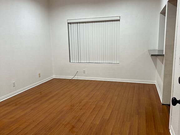 4th image of 227 N Adams St #2