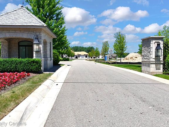 3rd image of 1655 Vista Dr