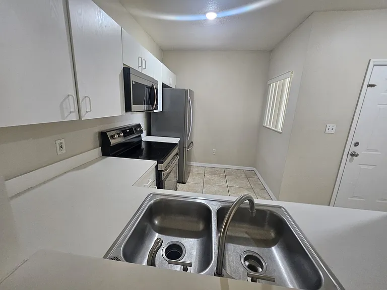 13216 Villa Vista Dr #201 — Photo 5