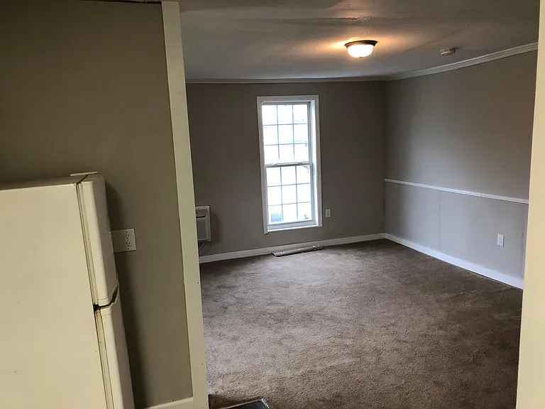 2121 Silverdale Rd — Photo 2
