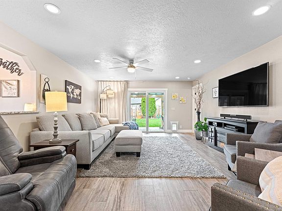 5th image of 2175 W Whitelaw Dr