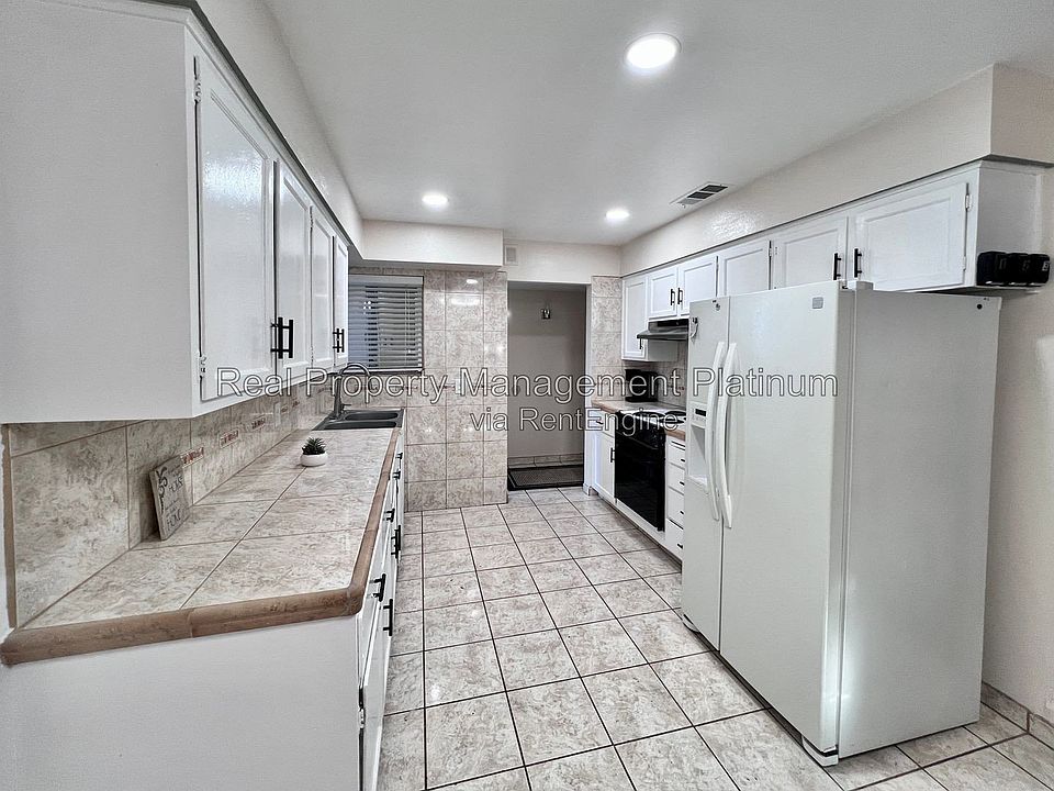 1st image of 106 Rialto Ave